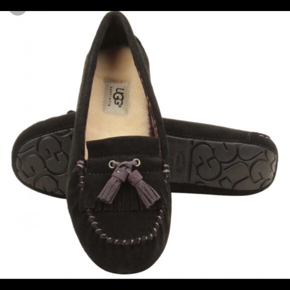 ugg lizzy black